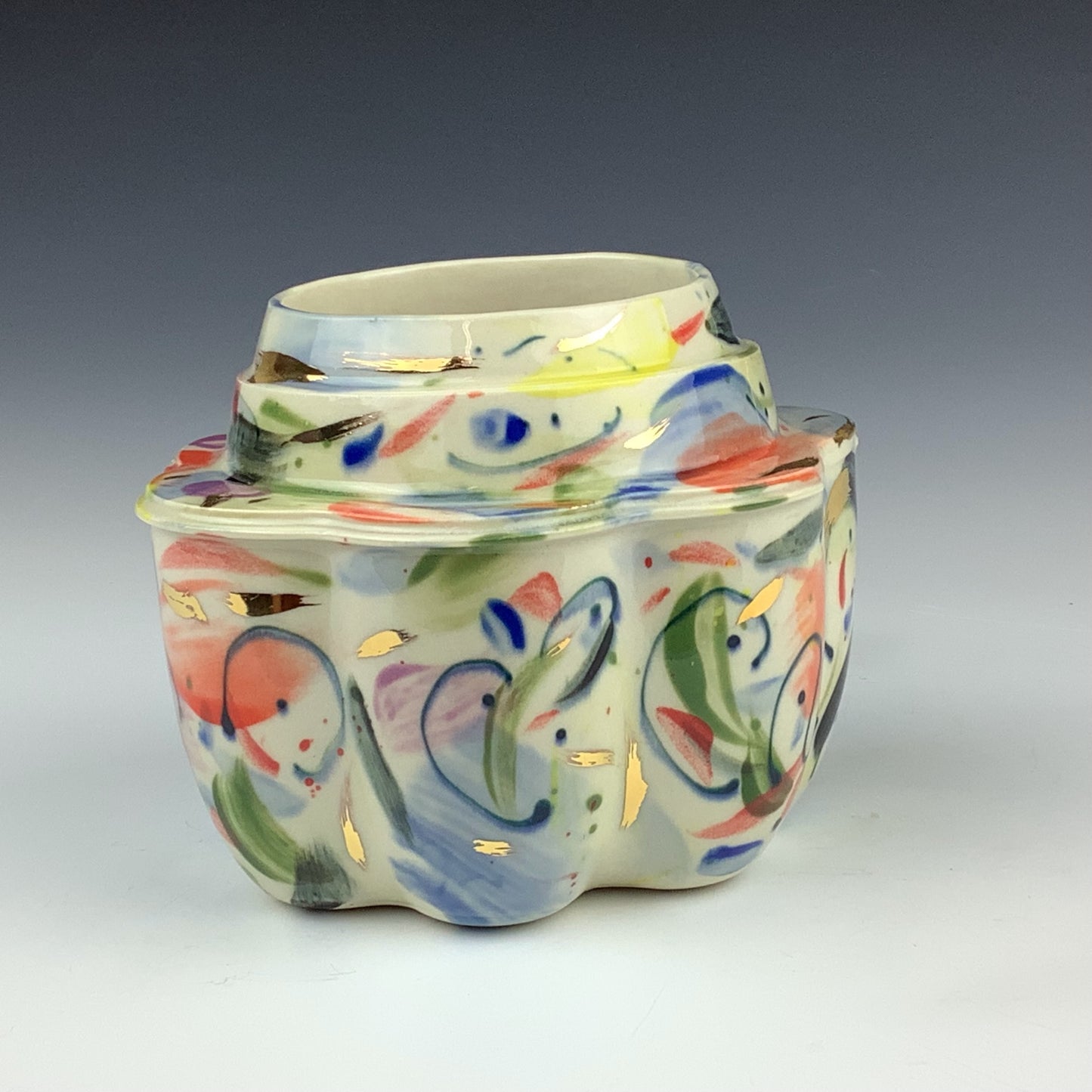 Renqian Yang - Vase w/ two birds #13