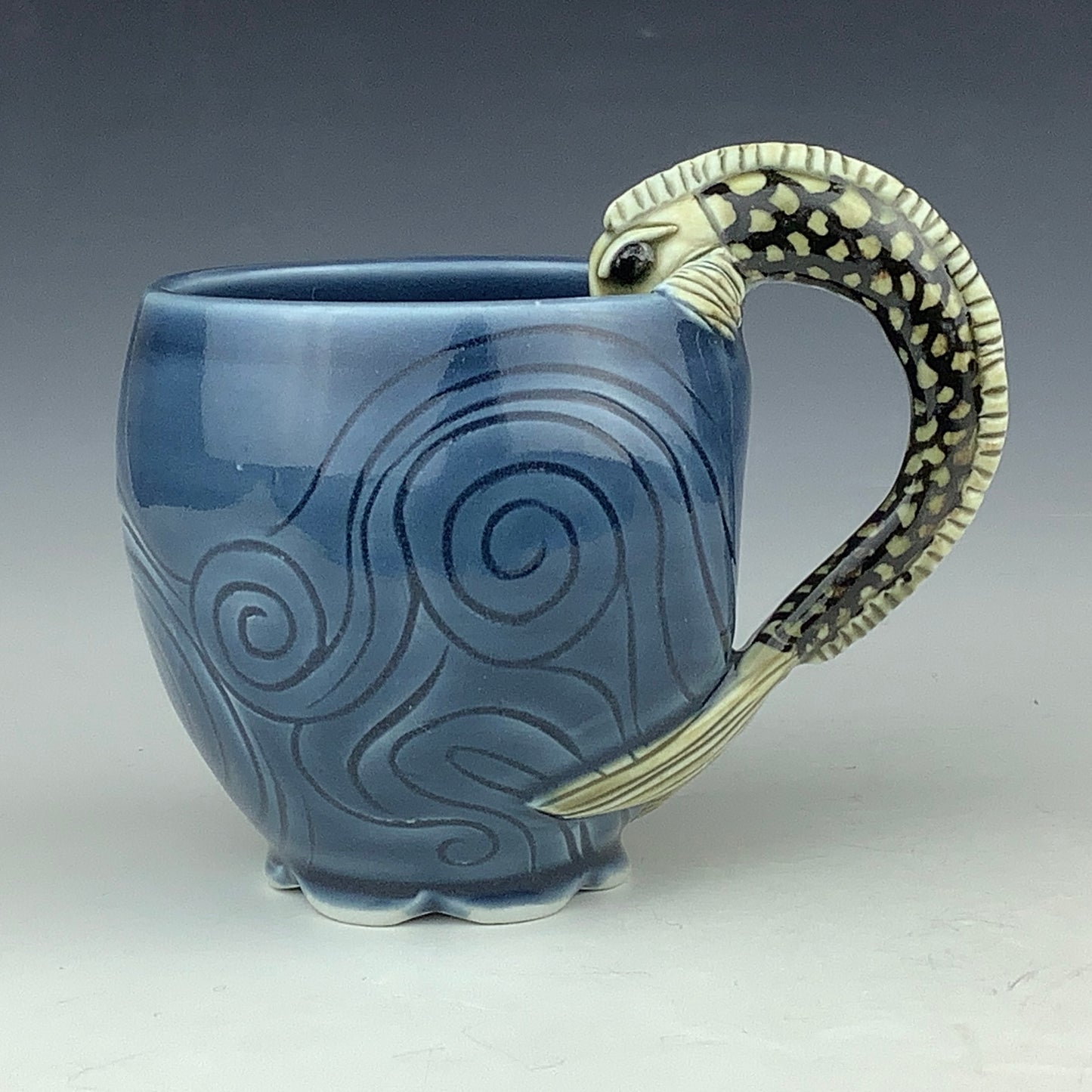 Jee Eun Lee - Fish Handle Mug Winokur Blue #19